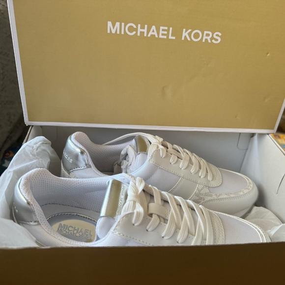 Michael Kors Women's Andi Trainer Sneakers Size 7- New in Box - Picture 9 of 13